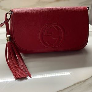 💜{SOLD}💜 Gucci Red Soho Crossbody